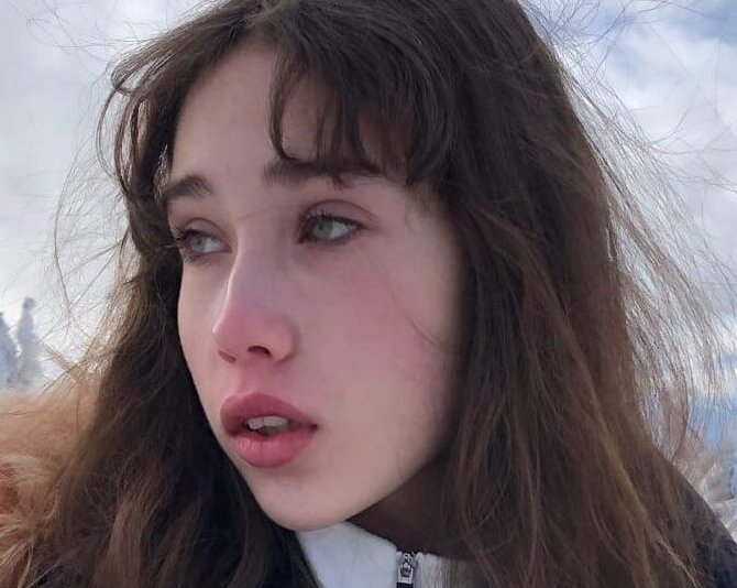 «Я знала, что от этого умирают, но мне казалось, что меня это не коснётся»: 3 истории людей, чуть не погибших из-за анорексии