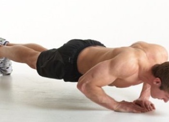 Домашний спортзал: упражнения для рук